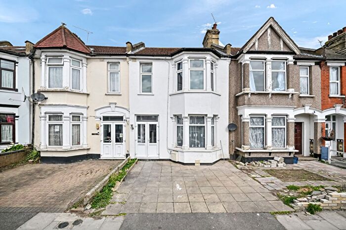 3 Bedroom Terraced House For Sale In Eton Road, Ilford, IG1