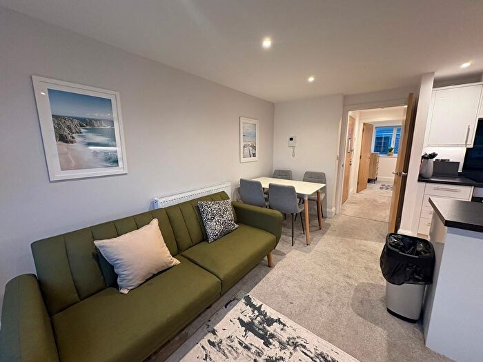 1 Bedroom Flat To Rent In Park Lane Steps, Torquay, TQ1