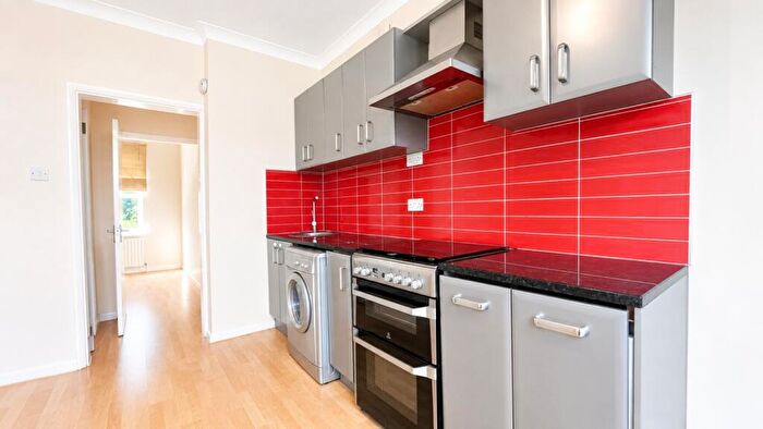 1 Bedroom Flat To Rent In Queens Road, Aldershot, Hampshire, GU11