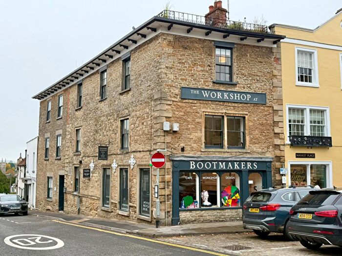 4 Bedroom Town House To Rent In Market Place, Wincanton, BA9