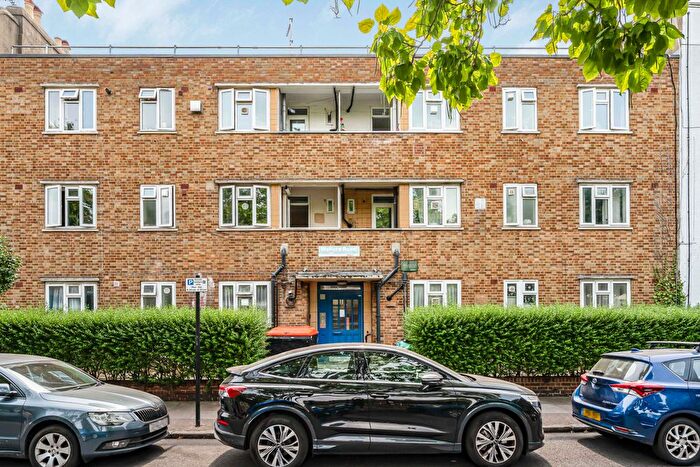 2 Bedroom Flat To Rent In Walford Road, London, N16