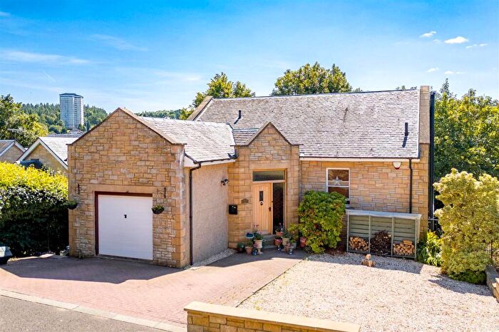 4 Bedroom Detached House For Sale In Arnothill Mews, Falkirk, FK1