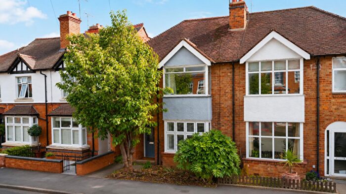 3 Bedroom Semi-Detached House For Sale In Vincent Avenue, Stratford-Upon-Avon, CV37