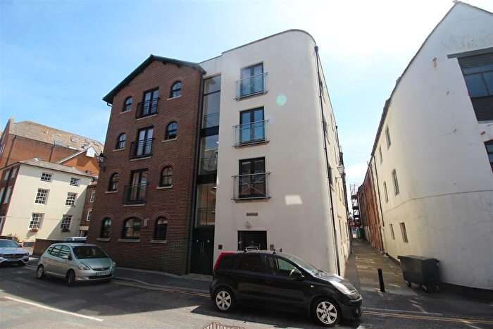 2 Bedroom Flat To Rent In Strand Street, Poole, BH15