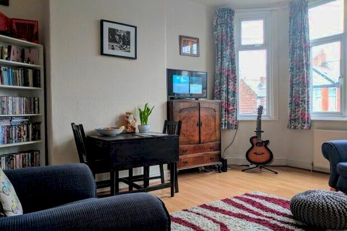 2 Bedroom Flat To Rent In Brixton Avenue, Manchester, M20