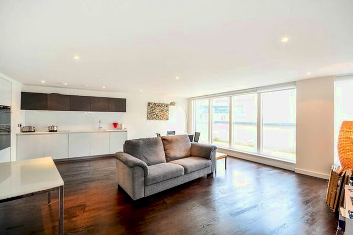 2 Bedroom Flat To Rent In Kew Bridge West, Kew Bridge, Brentford, TW8