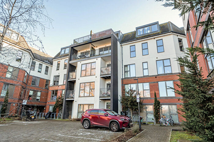 2 Bedroom Flat For Sale In Mill Green Road, Mitcham, CR4