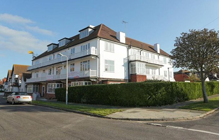 2 Bedroom Flat To Rent In Beresford Gardens, Cliftonville, Margate, CT9