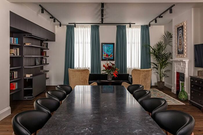 2 Bedroom Flat To Rent In Newman Street, London, W1T