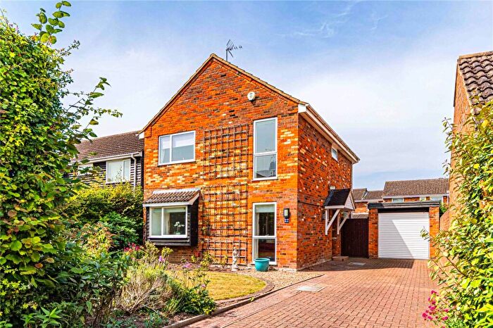 4 Bedroom Detached House For Sale In Brownlow Avenue, Edlesborough, Buckinghamshire, LU6