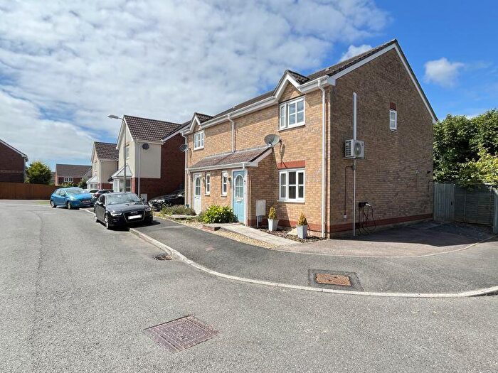 3 Bedroom Semi-Detached House For Sale In Blackthorn Court, Llanharry, CF72