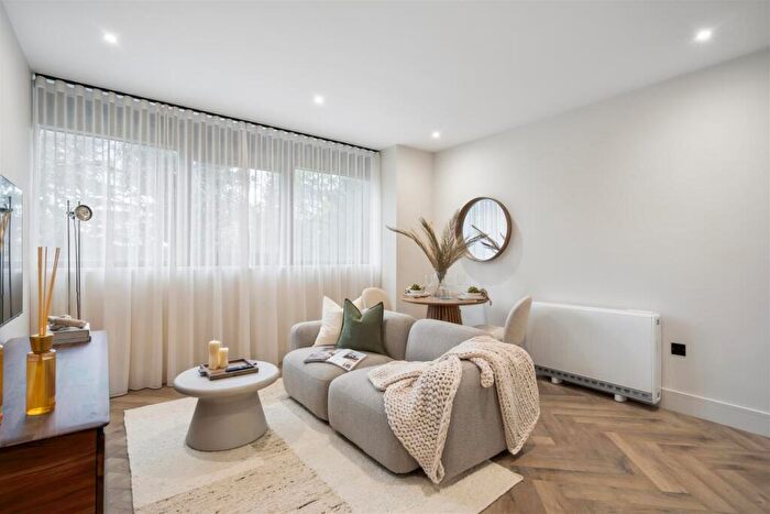 Apartment For Sale In Plot, Pacific House, Marlow, SL7