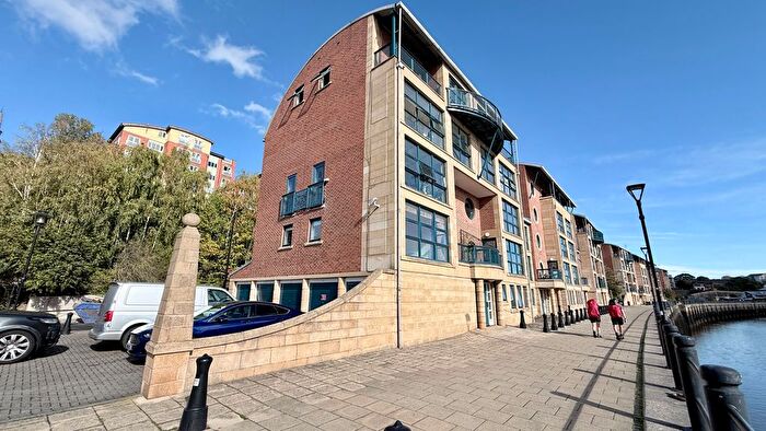 2 Bedroom Flat To Rent In Mariners Wharf, Quayside, Newcastle Upon Tyne, NE1