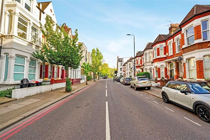 5 Bedroom Terraced House For Sale In Elspeth Road, London, SW11