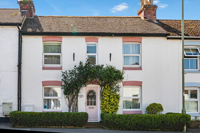 3 Bedroom Terraced House For Sale In Rosemary Cottage, London Road, Overton, RG25