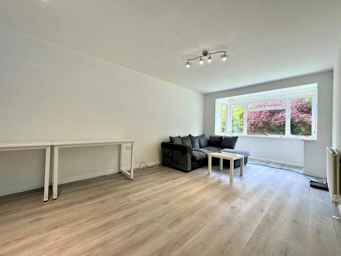 1 Bedroom Flat To Rent In Kingsmere, London Road, BN1