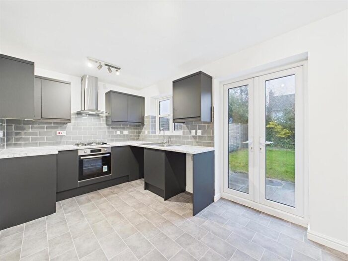 3 Bedroom End Of Terrace House To Rent In , Calcutt Way, Shirley, B90