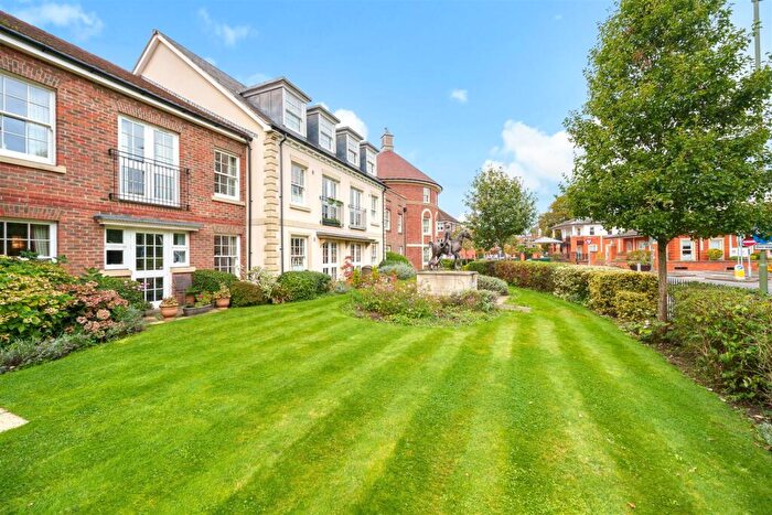 1 Bedroom Retirement Property For Sale In Hawthorn Lodge, Farnham, GU9