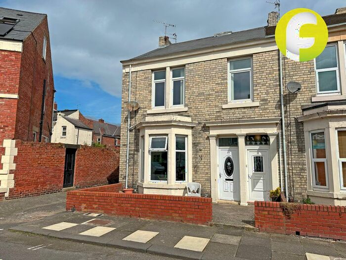 3 Bedroom Flat To Rent In Waterloo Place, North Shields, North Tyneside, NE29