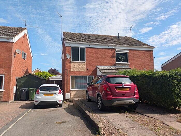 3 Bedroom Semi-Detached House To Rent In Medway Road, Worcester, WR5