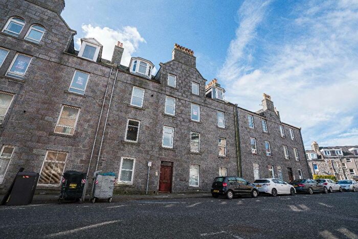 2 Bedroom Flat To Rent In Portland Street, City Centre, Aberdeen, AB11