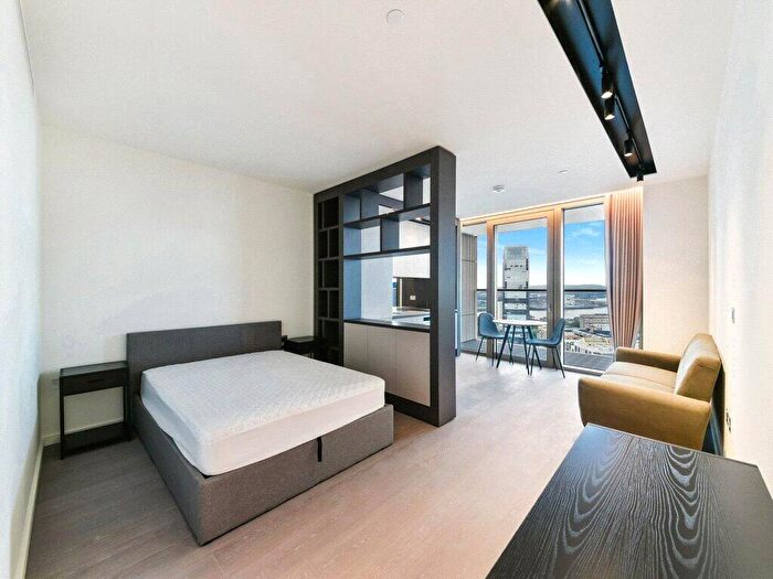 Apartment To Rent In Park Drive, London, E14