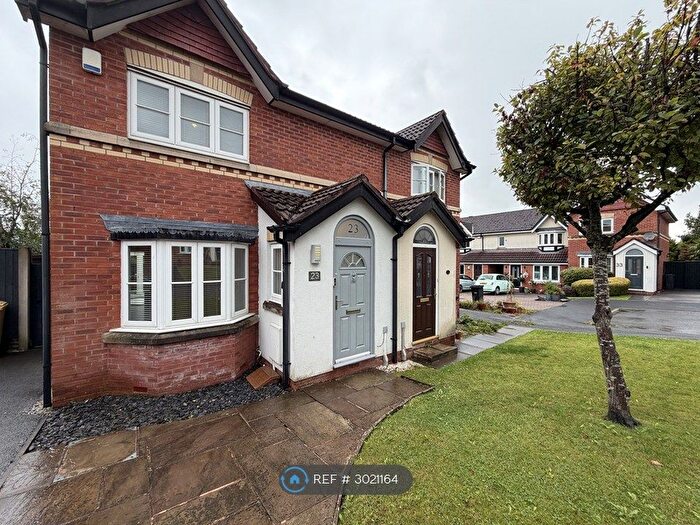 3 Bedroom Semi-Detached House To Rent In Lowerbrook Close, Bolton, BL6