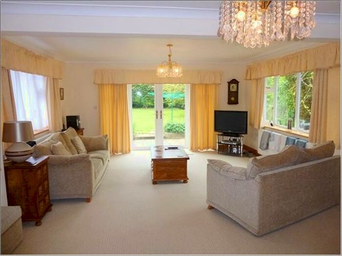 2 Bedroom Detached Bungalow To Rent In Whitehorns Way, Drayton, OX14