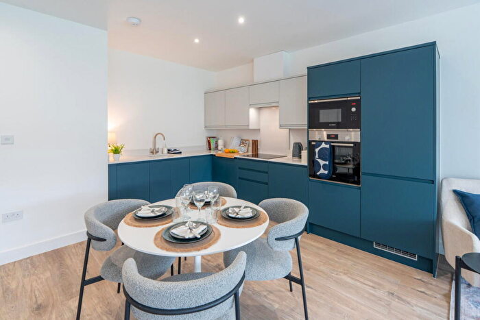 2 Bedroom Flat For Sale In Wellington Street, Thame, Oxfordshire, OX9
