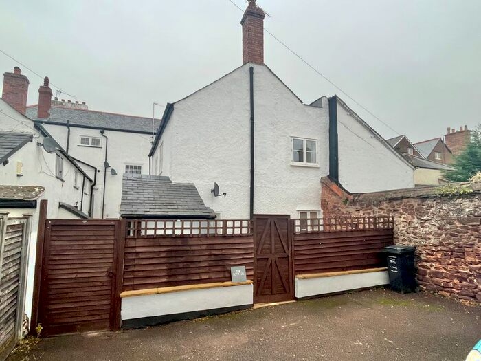 3 Bedroom Cottage To Rent In Brook Street, Alcombe, TA24