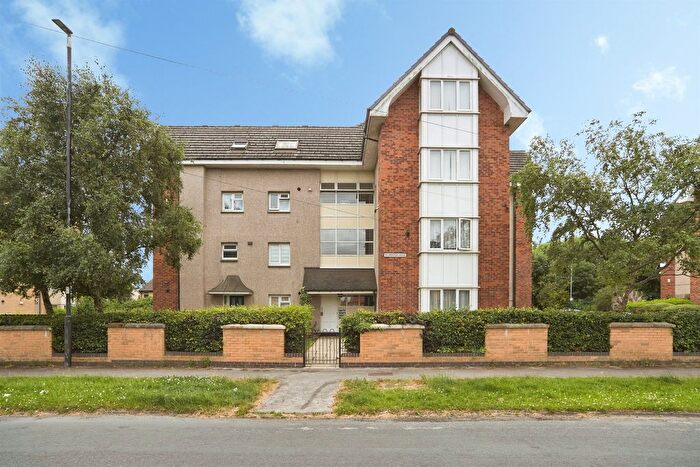2 Bedroom Maisonette For Sale In Tyersal Lane, Bradford, BD4