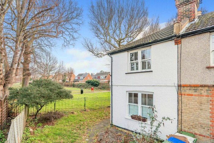 2 Bedroom End Of Terrace House To Rent In Woodside Road, Sidcup, DA15