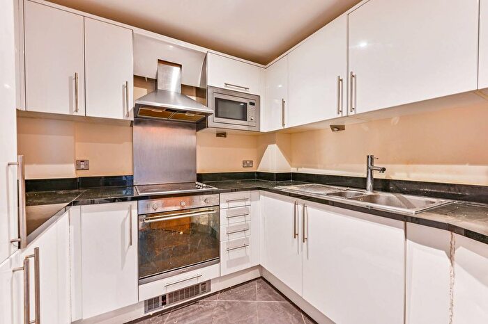 2 Bedroom Flat To Rent In Drayton Park, Arsenal, London, N5