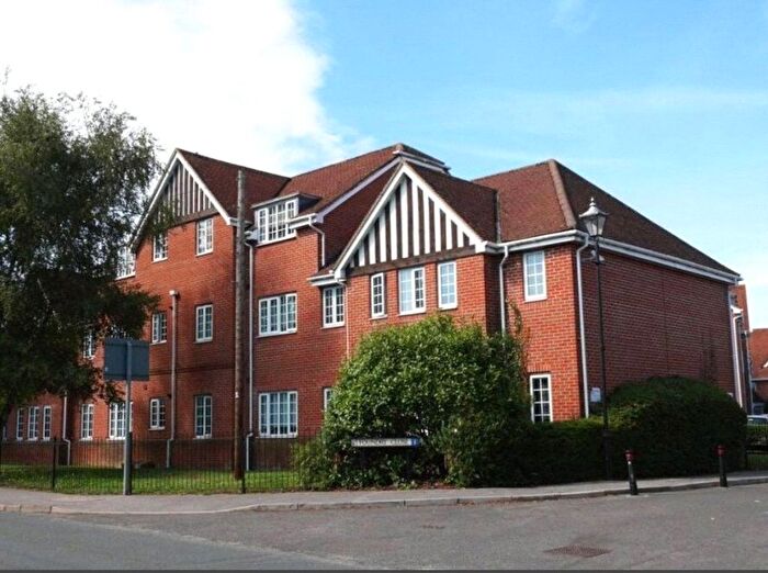 2 Bedroom Flat For Sale In London Road, Hook, Hampshire, RG27