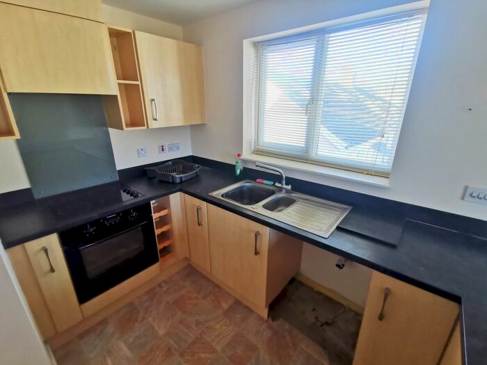 2 Bedroom Flat For Sale In Hall Street, Blackwood, NP12