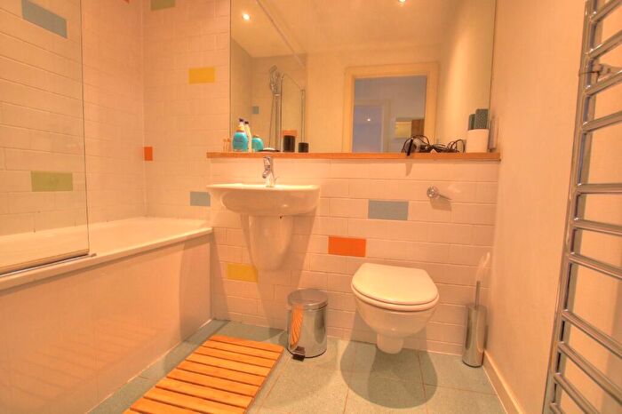1 Bedroom Flat To Rent In Waterloo Square, City Centre, Newcastle Upon Tyne, NE1