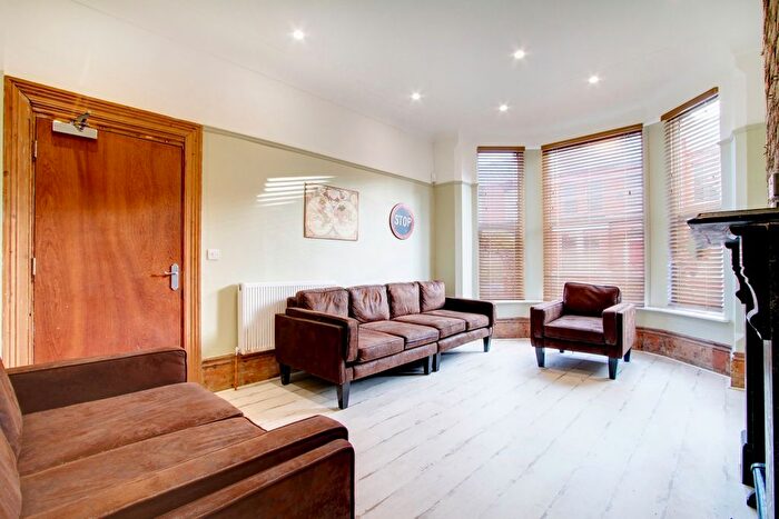 6 Bedroom Terraced House To Rent In Langdale Road, Liverpool, L15