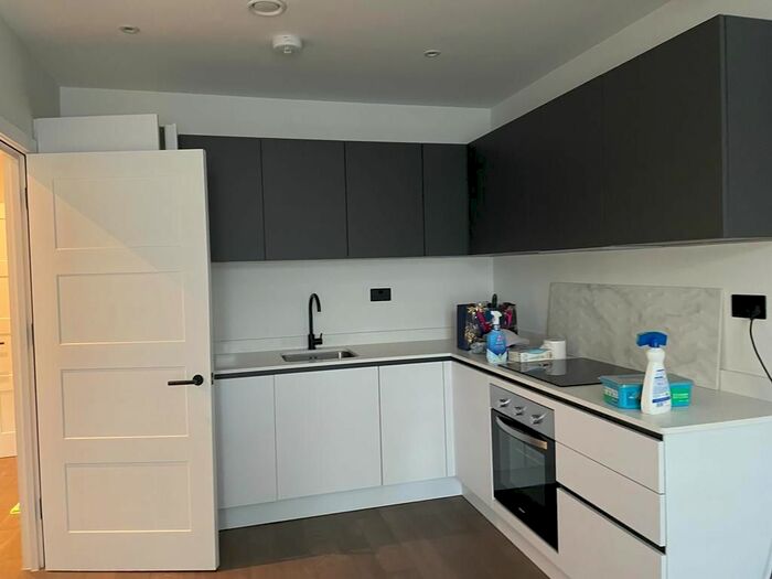 1 Bedroom Flat To Rent In Ballards Lane, London, N3