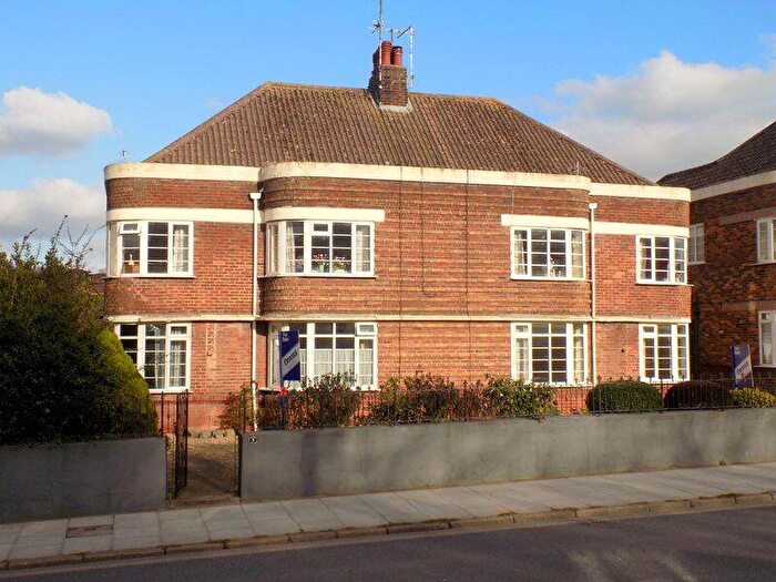 2 Bedroom Flat For Sale In Rolle Road, Exmouth, EX8