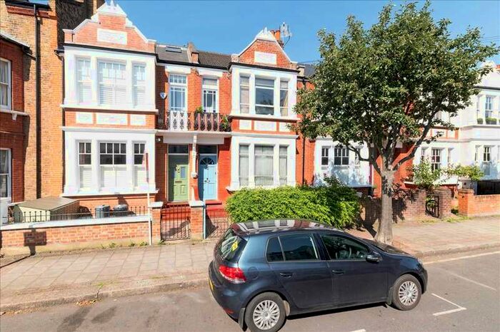 Flat To Rent In Mexfield Road, London, SW15