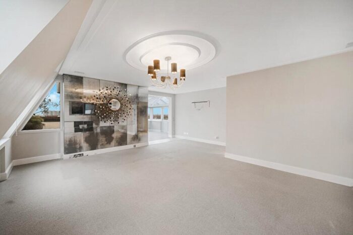 2 Bedroom Flat To Rent In Ascot Court, Grove End Road, NW8