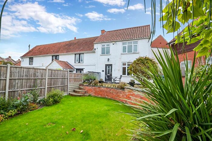 3 Bedroom Semi-Detached House For Sale In Main Road, Radcliffe-On-Trent, Nottingham, NG12