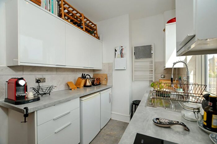 1 Bedroom Flat To Rent In John Campbell Road, Dalston, N16