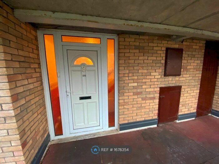 3 Bedroom Flat To Rent In Baxterwood Grove, Newcastle Upon Tyne, NE4