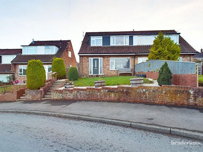 3 Bedroom Semi-Detached House For Sale In Ingham Close, Whitby, YO22