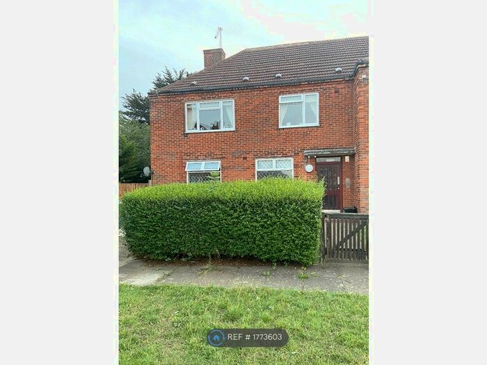 1 Bedroom Flat To Rent In Manford Cross, Chigwell, IG7