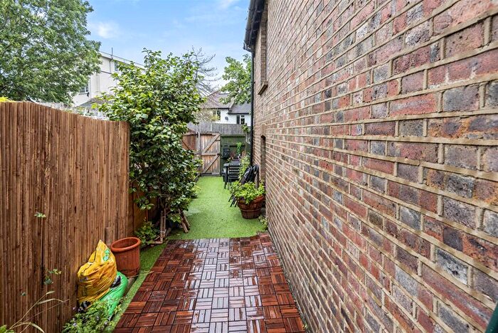 1 Bedroom Terraced House To Rent In Wembley Park, HA9