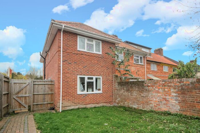 1 Bedroom Apartment To Rent In Valentia Road, Headington, OX3