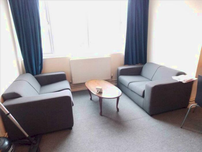 3 Bedroom Apartment To Rent In Wimborne Road, Winton, Bournemouth, BH9