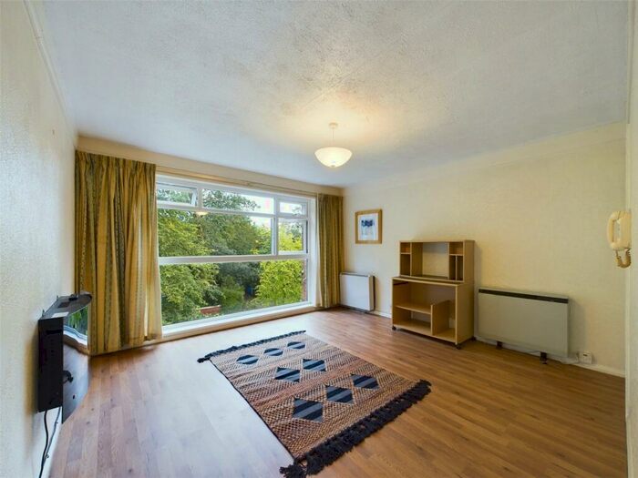 Apartment To Rent In Rushford Avenue, Manchester, Greater Manchester, M19